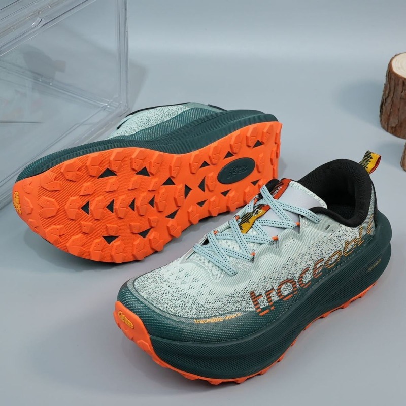 オリジナルブランド快適な厚底ウォーキングジョギングシューズ最高品質のオフロードランニングシューズカップルスポーツとレジャー靴