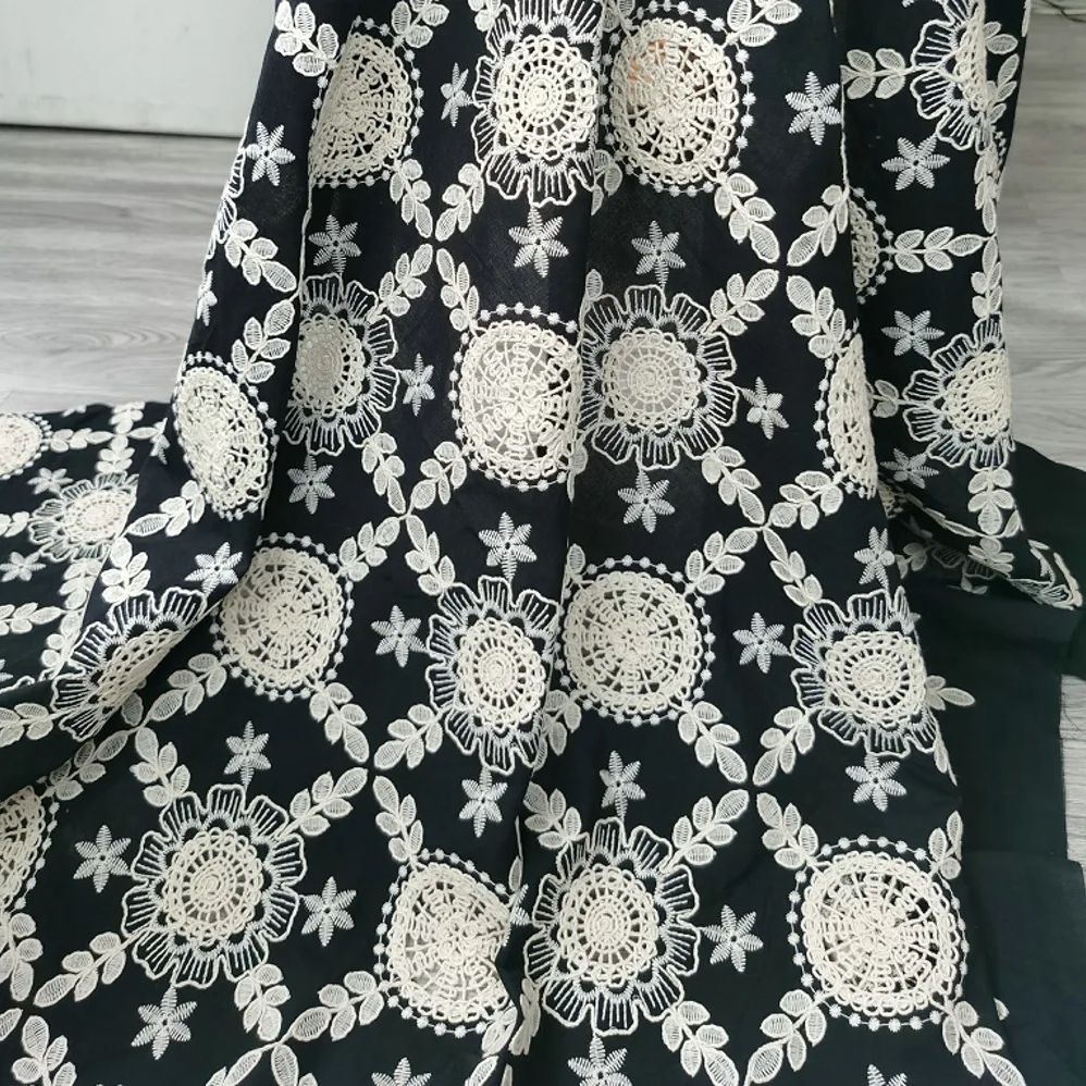 2024 新 100% リバティコットン生地刺繍サークル花服ジオメトリレースの女性のドレス生地デザイナー縫製メーター