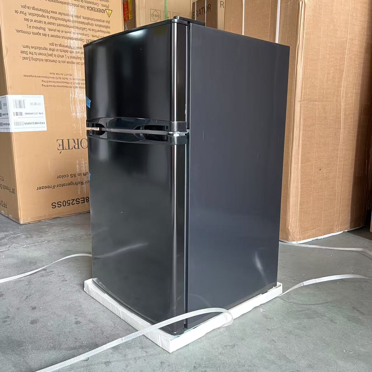 黒冷蔵庫両開きミニバー冷蔵庫 3.1Cuf 90L トップフリーザーサポートワイド電源 110-240V 50/60HZ