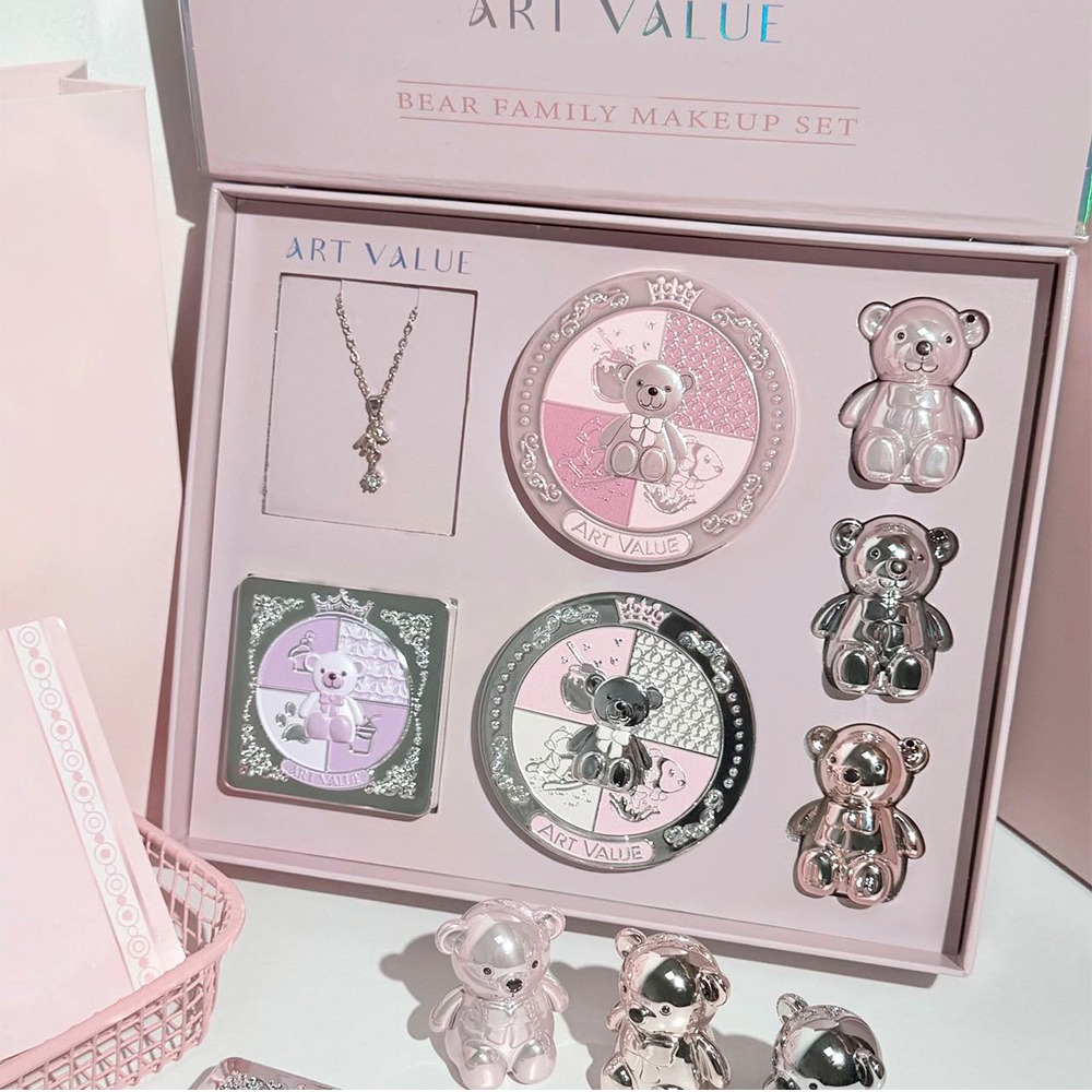 ART VALUE 7PC メイクアップセットには、3 色のマットリップマッド、1 つのプレストパウダー、1 つのブラッシュ、1 つのアイパレット、1 つのネックレスビューティーメイクアップセットが含まれます