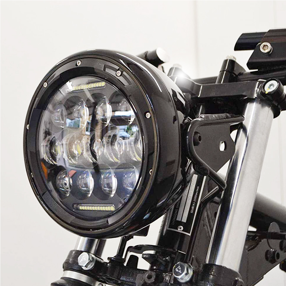 ユニバーサル 7 インチオートバイ LED ヘッドランプモトスクーター 7 "ラウンドヘッドライトホンダカフェレーサーボバーヤマハスズキアクセサリー