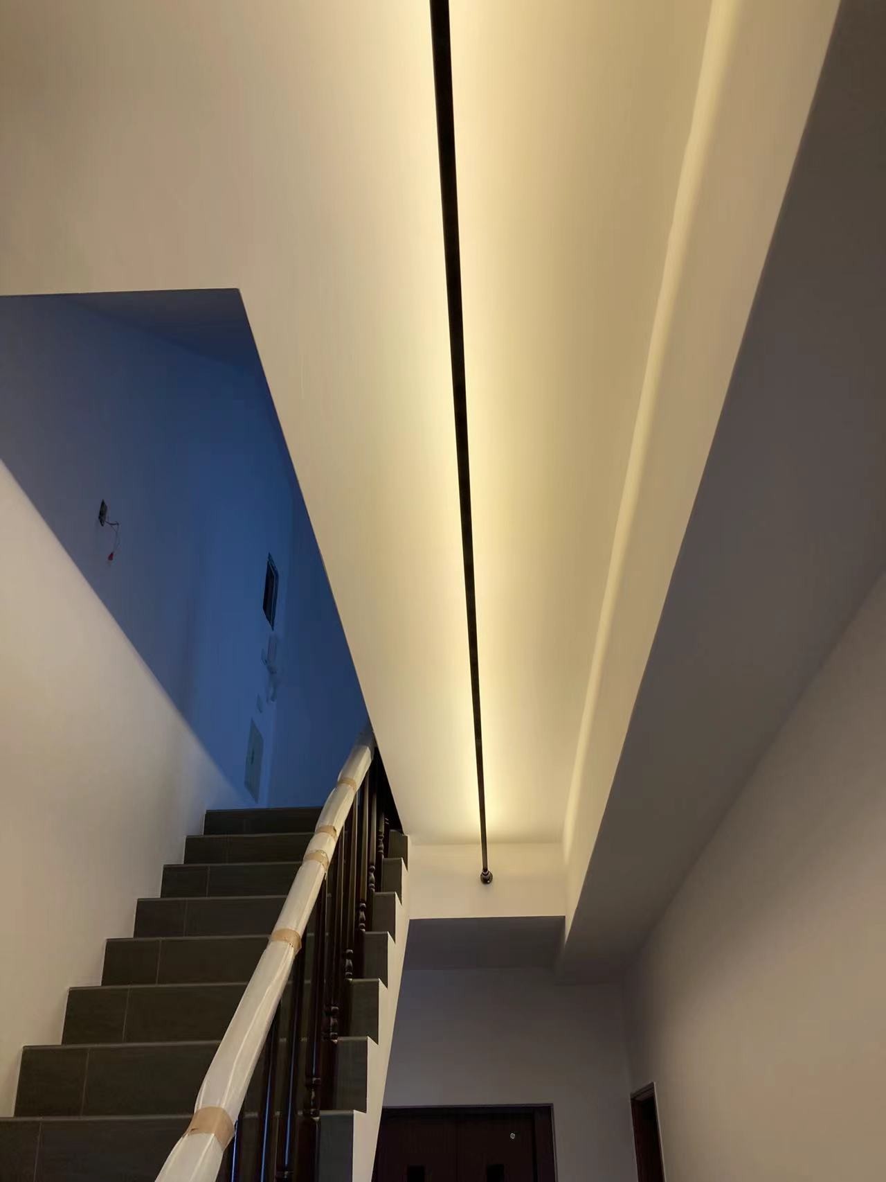 ミニマリスト LED ストリップランプスカイライン廊下シーリングライトリビングルームの壁ランプ延縄装飾寝室北欧ホーム照明