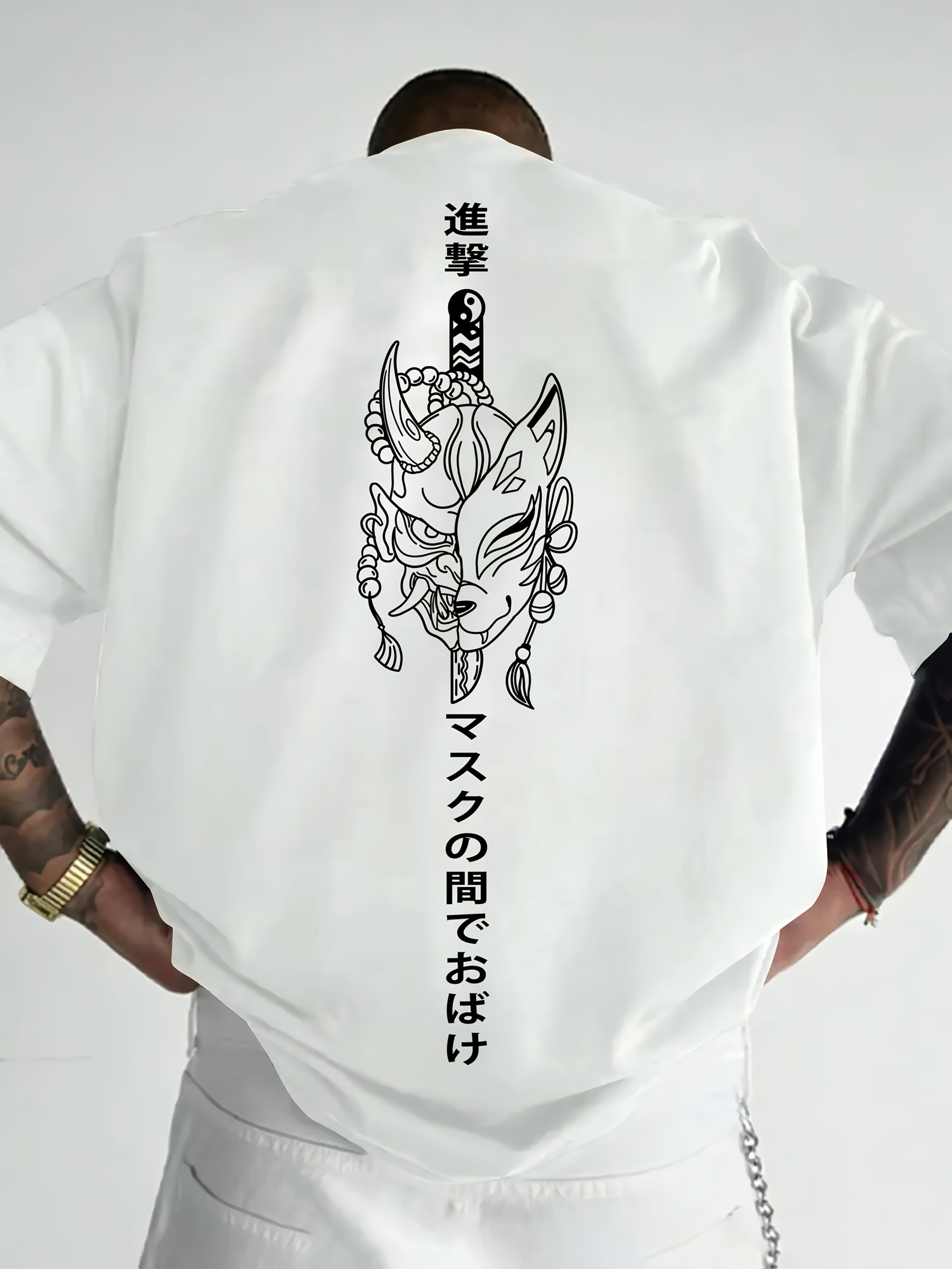 男性日本般若狐マスクバックプリント Tシャツ垂直漢字日本刀グラフィック半袖 Tシャツ原宿綿トップス