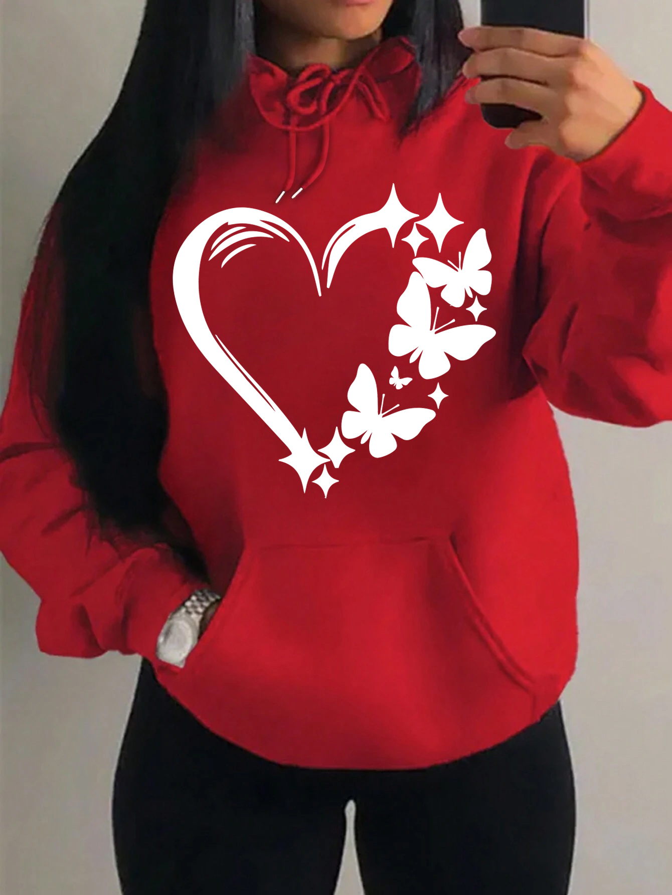 愛と蝶のパターンパーカー女性ヒップホップストリートパーカートレンディなポケット服ヴィンテージマルチカラーパーカーの組み合わせ