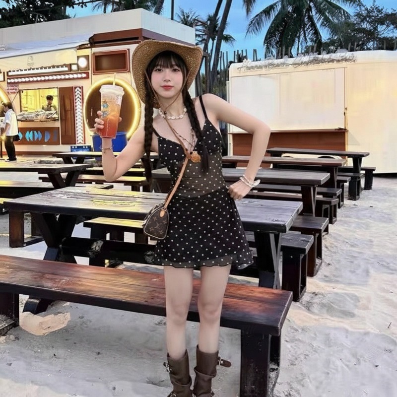 黒と白の水玉痩身セクシーな小胸スプリット水着スカートスタイル休暇スタイルビーチ浸かり温泉水着