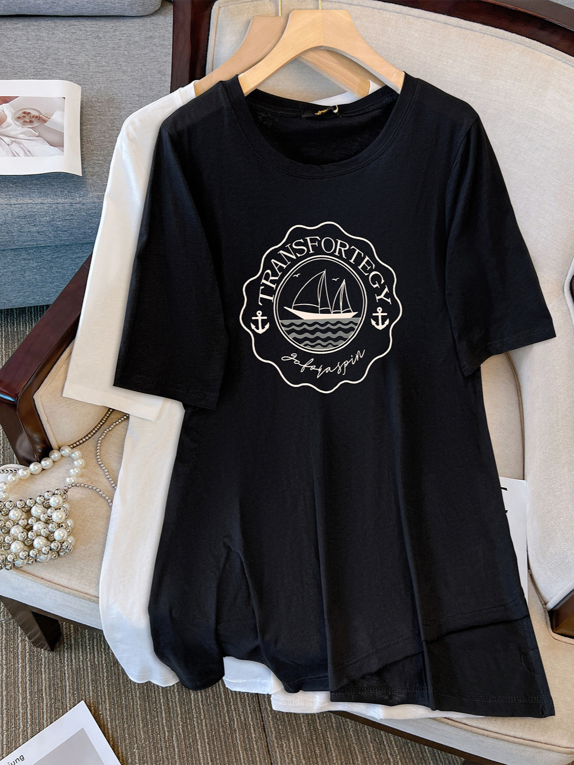 150 キロプラスサイズの女性のバスト 153 夏ルーズプリント半袖コットン Tシャツブラックホワイト 5XL 6XL 7XL 8XL 9XL
