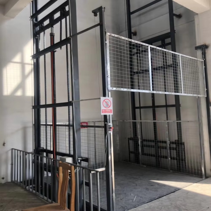 2-8 メートル倉庫建設作業マテリアルハンドリングエレベータークレーンリフト用油圧デュアルレールリフト