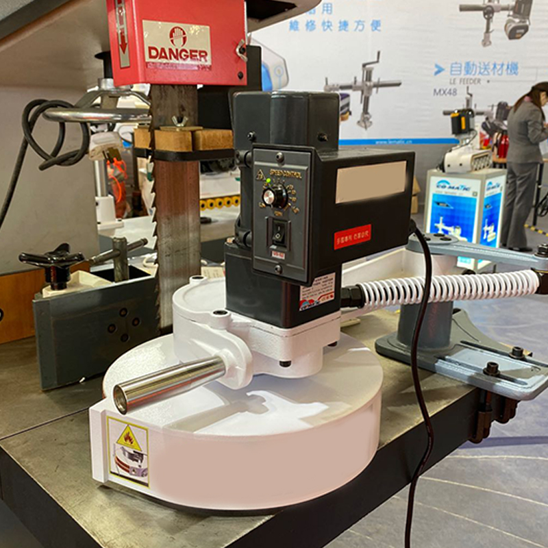 AF10 CNC バンドソー自動フィーダーデスクトップ旋盤木材カッター 220 V 電源角度調整可能な木工ツール
