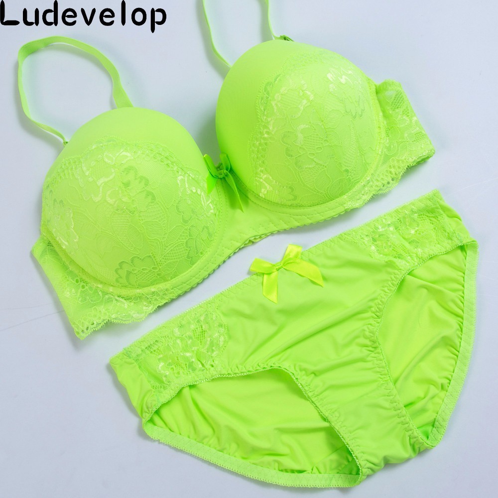 [Ludevelop] 新しいレース刺繍ブラセット女性プラスサイズプッシュアップ下着セットブラジャーとパンティセット 34 36 38 40 42 DE カップ女性のための