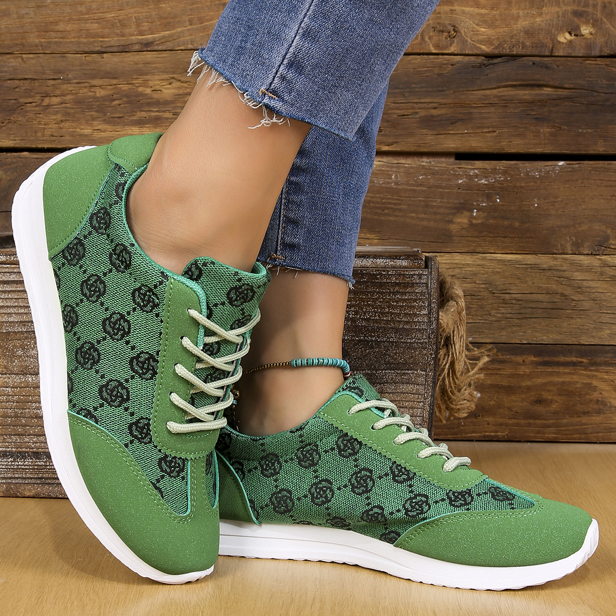 春と秋のエレガントなラウンドトゥのセクシーなランニングスポーツカジュアルシューズファッションベストセラーの新しいコンフォートプラスサイズの女性の靴