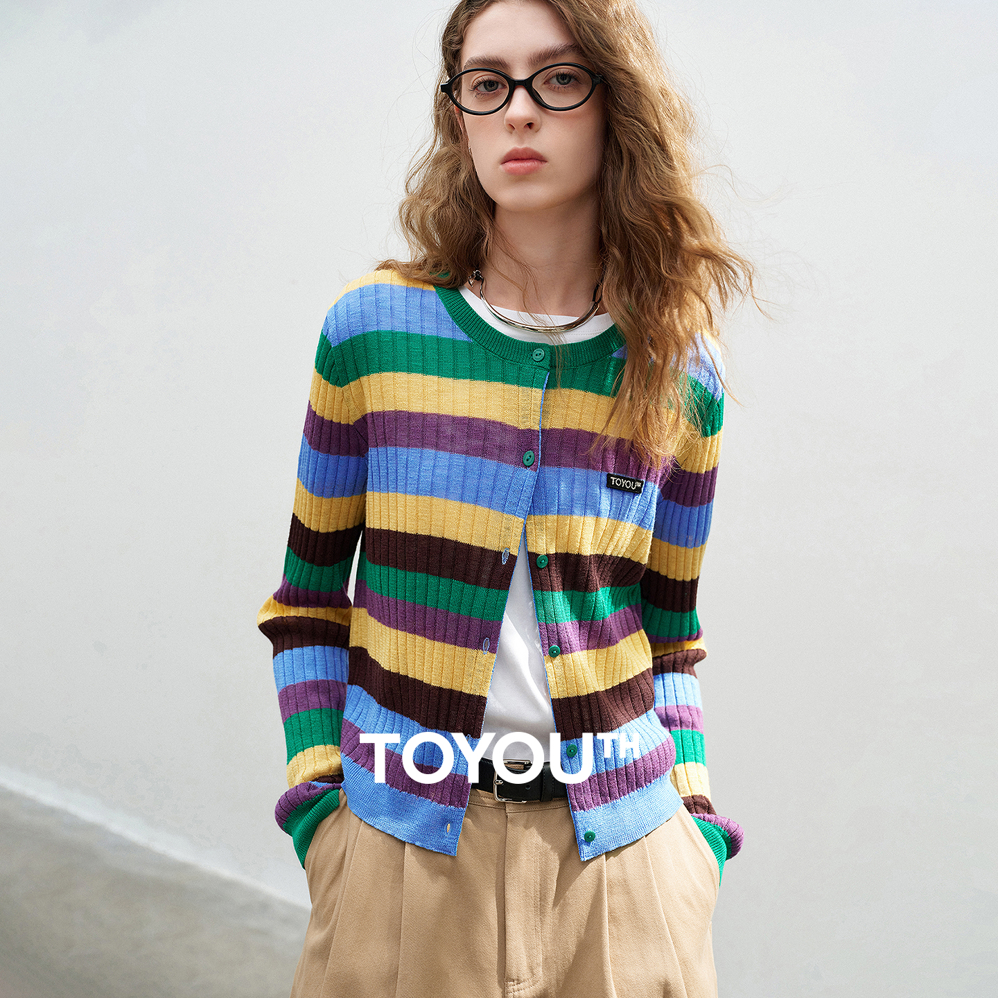 TOYOOUTH 女性リネンフィールニットトップス 2026 春の新クルーネックスリムフィットショートカラフルなストライプトップス