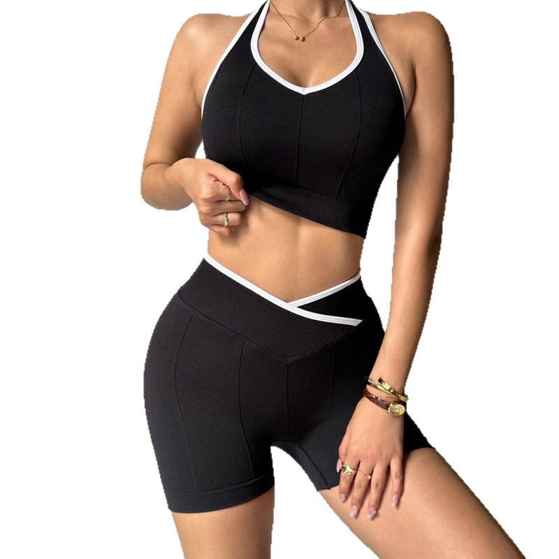 ヨガスポーツウェアセット女性シームレストレーニングショーツパッド入りスポーツブラトレーニングランニングスーツ