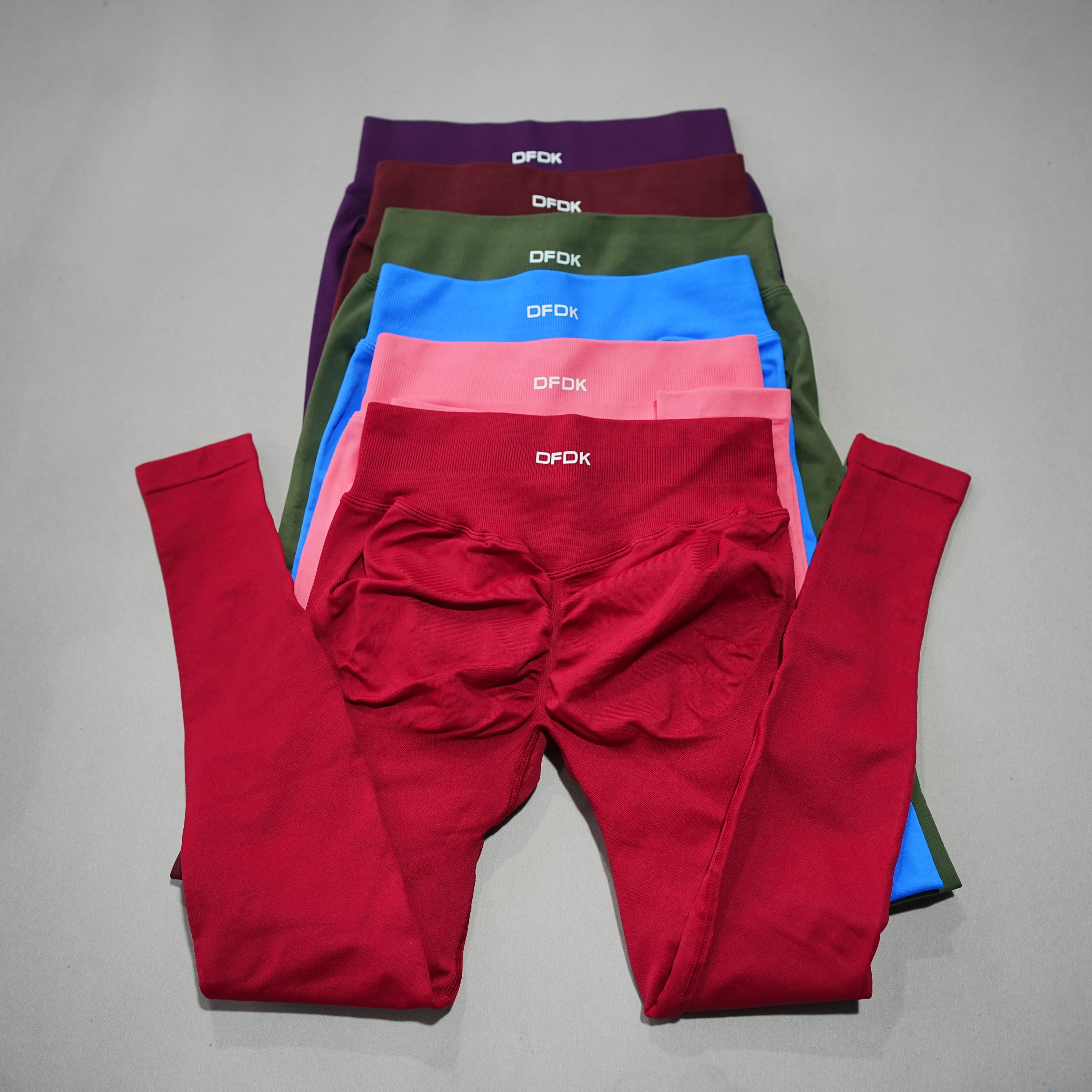 DFDK 26 新しい女性シームレスハイウエストヨガレギンスバットリフティング圧縮おなかコントロールジムランニングワークアウトスリムスポーツパンツ