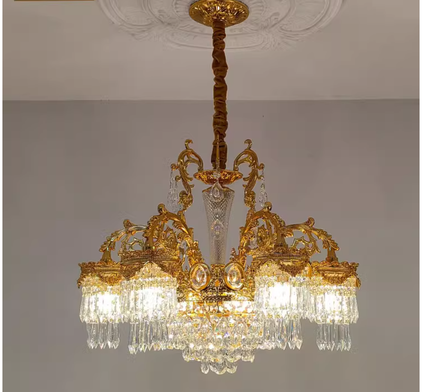 モダンなゴールデンクリスタルシャンデリア照明器具 D65cm H53cm 6 灯デコ天井 Haning シャンデリア、ペンダントキャンドルクリスタルランプ