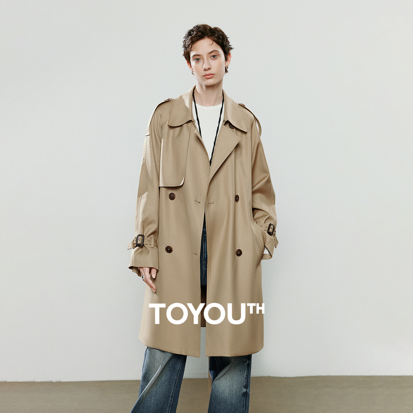 TOYOUTH 女性トレンチコート 2025 秋の新レトロルーズウエスト絞りミッドレングスカジュアルジャケット