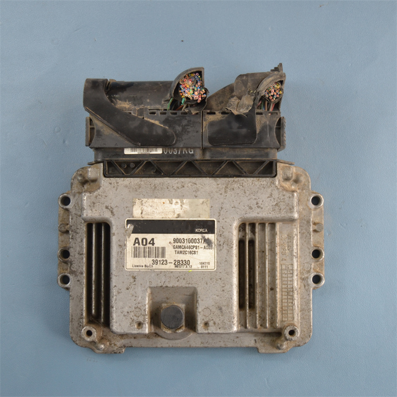 SOUL エンジンコンピュータボード SPORTAGE KX5 KX7 KX CROSS ECU 39123-2B330 MEG17.9.12 中古車解体