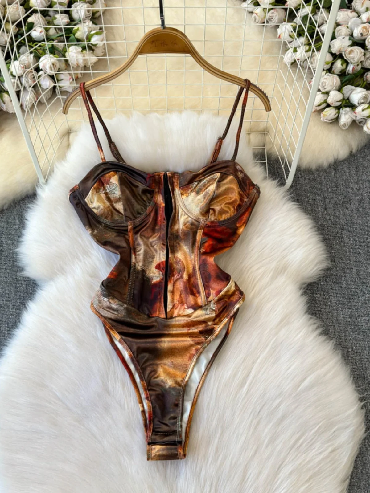 Foamlina 女性のセクシーなフィッシュボーンジャンプスーツベストファッションフロントバックルバックレススチールリング内側フィッシュボーンタイトキャミソールタンクトップ