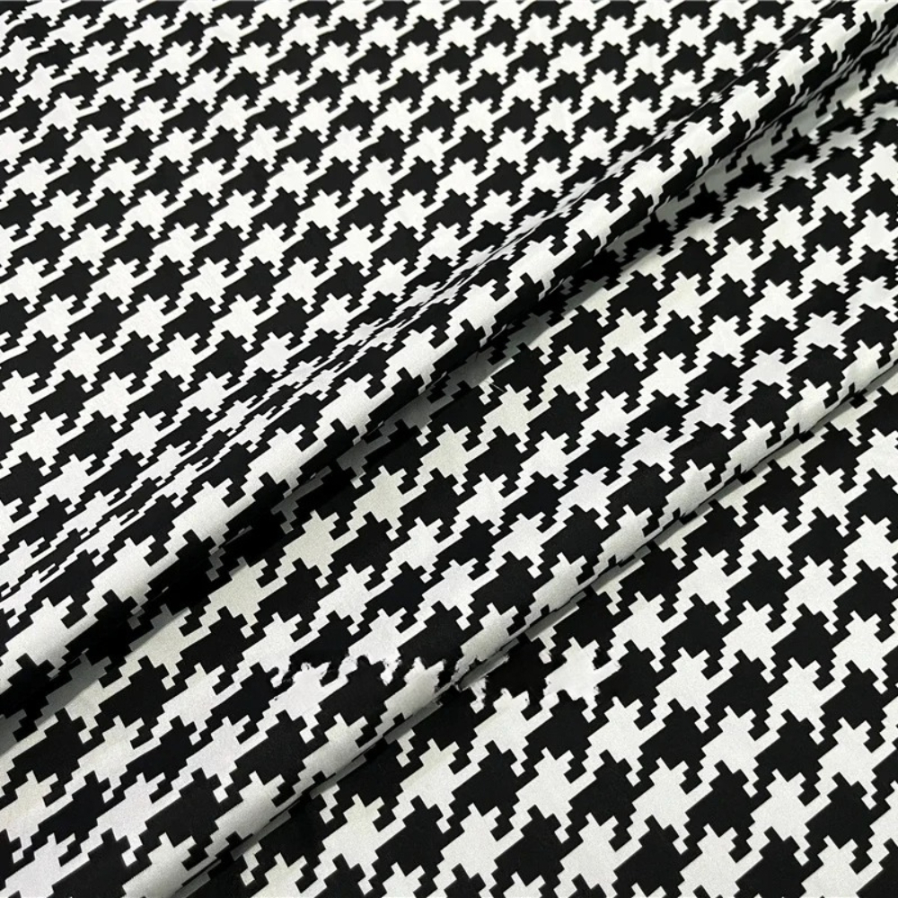 Yarn Dyed Brocade Jacquard Fabric Fashionable Black and White Thousand Bird Grid Trench Coat Dress Brand Design Wholesale Cloth