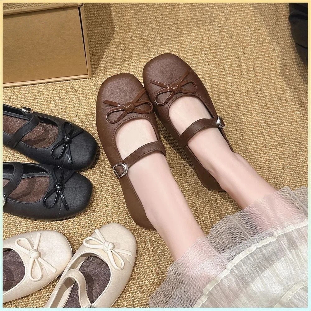 甘い女性のパール蝶ネクタイサンダルノンスリップ多用途つま先カバースリッパ快適なローヒールソフトフラットサマードレスフラッツ