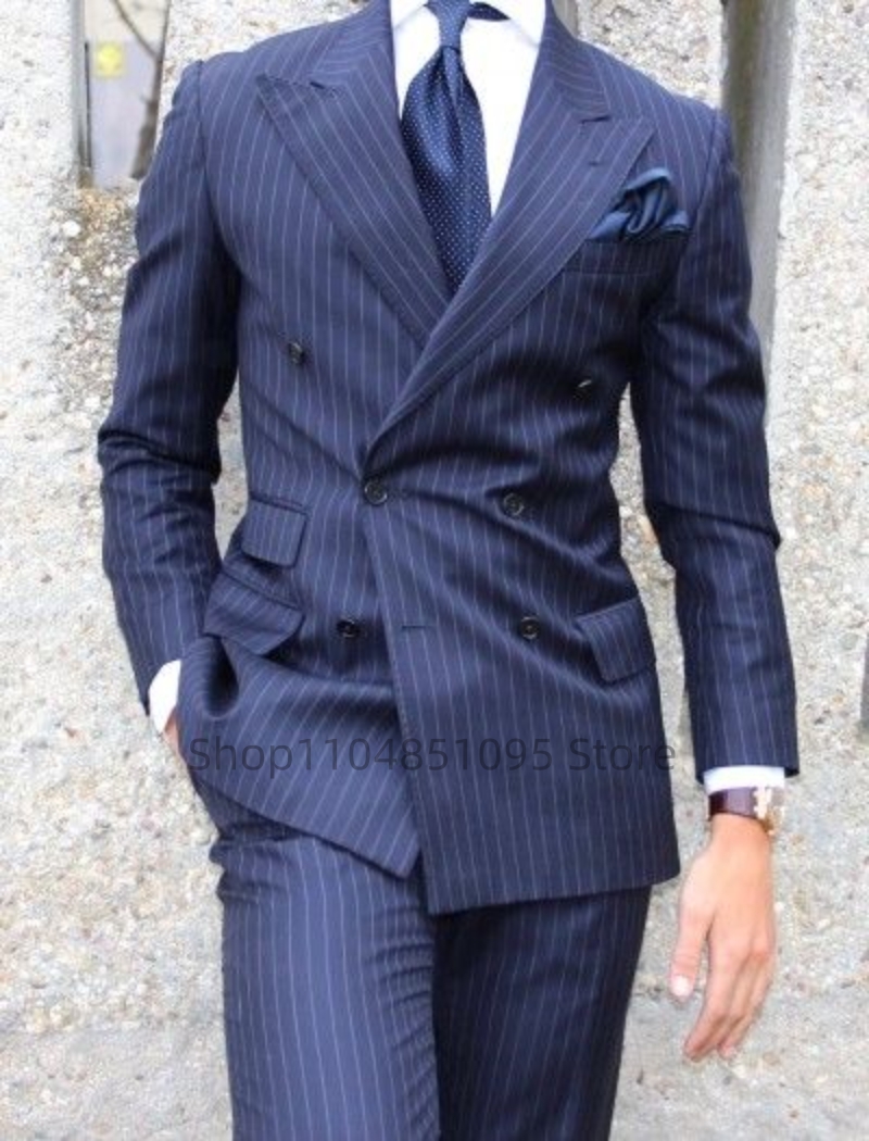 ネイビー ブルー ストライプ メンズ スーツ スリム フィット ピークドラペル ダブルブレスト ブレザー 結婚式 新郎 タキシード ビジネス 2 点セット (ジャケット パンツ)