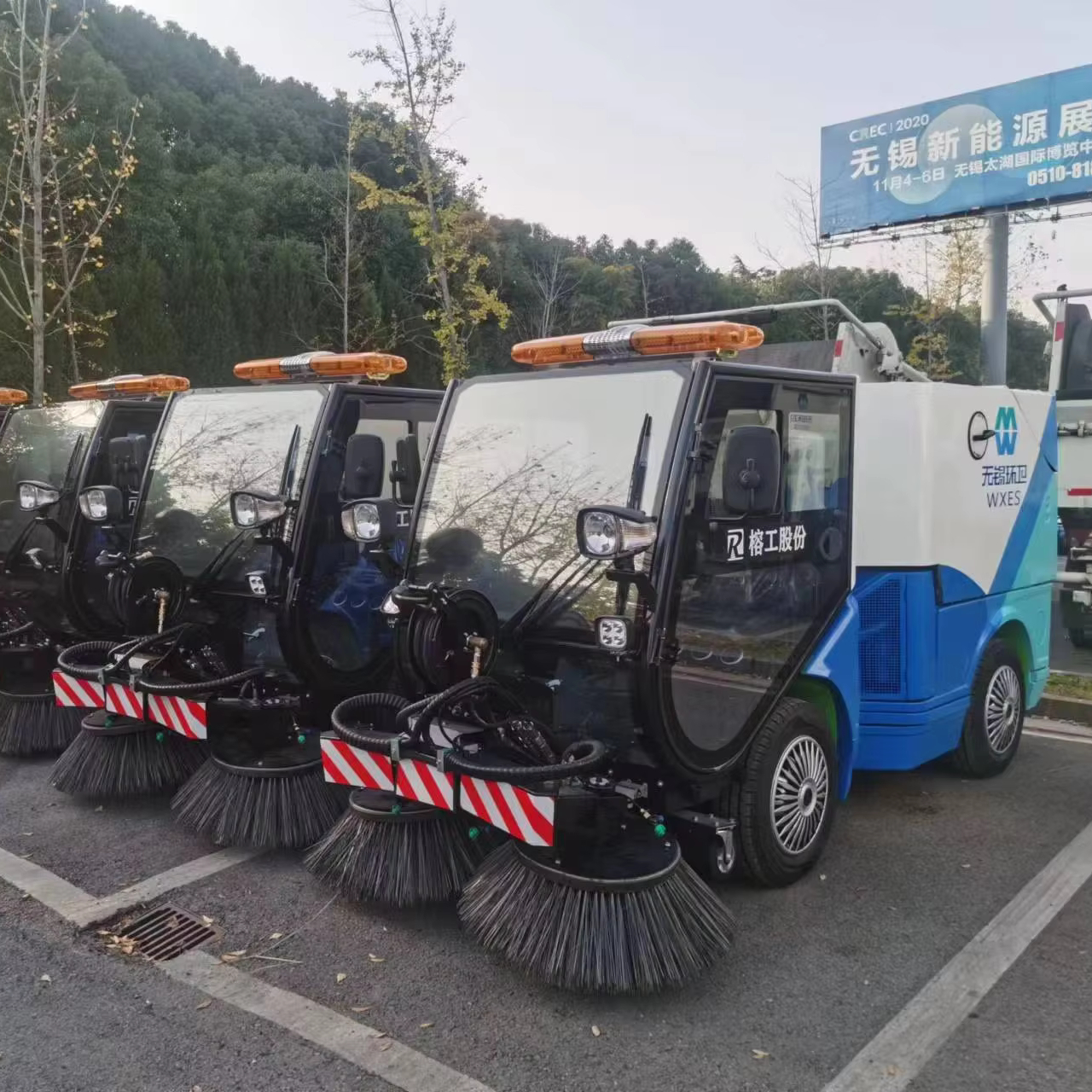 YG Customized Sweeping Machine Manufacturer Industrial Municipal Diesel Road Sweeper Machines For Street Cleaning
