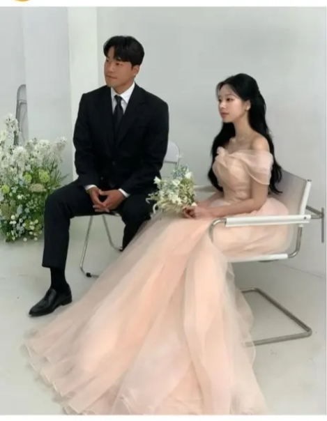 OLOEY フェアリーピークピンクシルクオーガンザのウェディングドレス韓国写真撮影オフショルダー床の長さのイブニングドレスフォーマルパーティー