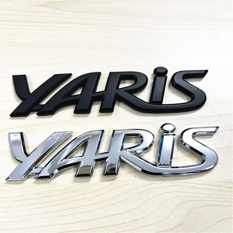 3D 金属ヤリスロゴエンブレムバッジマットブラッククロームメッキトランクレターステッカートヨタヤリス車外装装飾アクセサリー