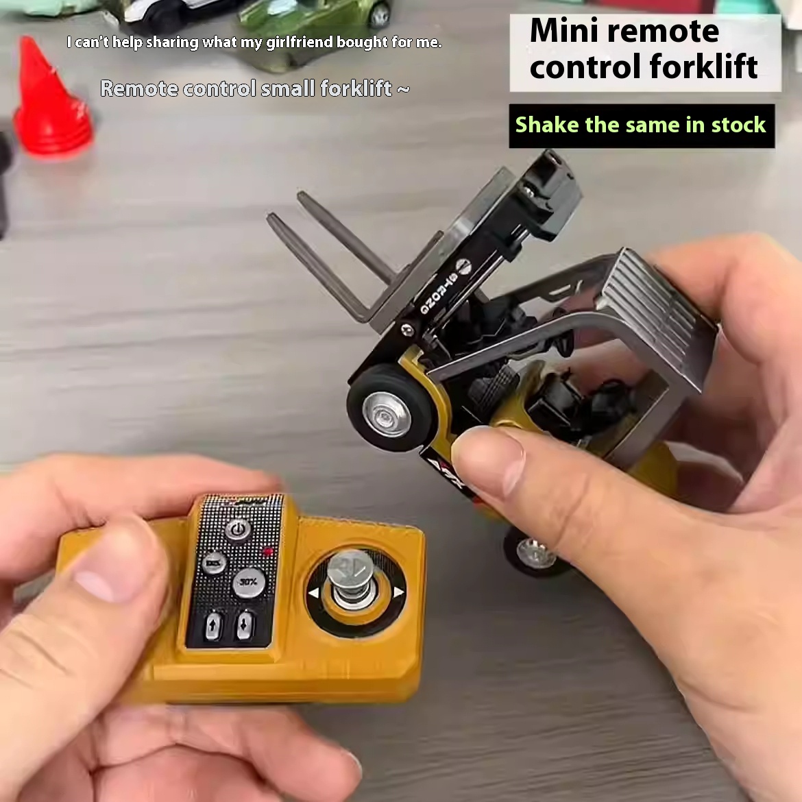 2.4 グラム 1:64 デスクトップ RC フォークリフト合金ミニ卓上リモコンフォークリフトエンジニアリング車両おもちゃモデルギフト男の子のため