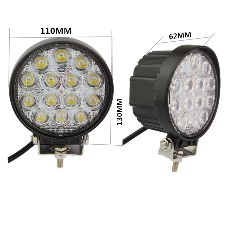 4.5 インチの大きなハウジングラウンドフラッドライトオフロードフォグランプ運転屋根 LED ライトバーワークライト ATV UTV SUV トラックボート用