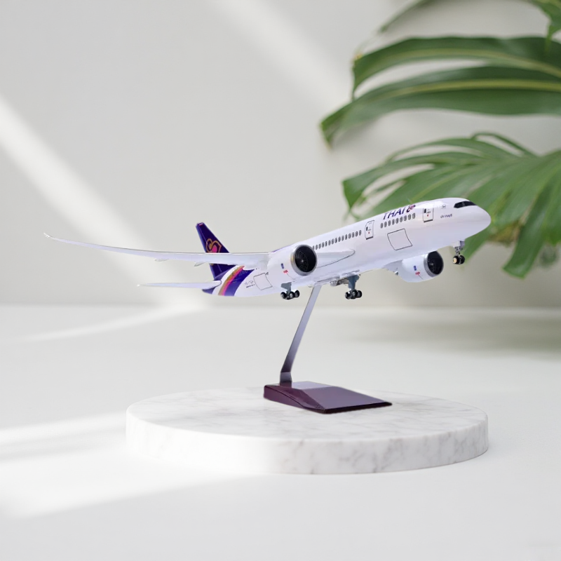 1/130 スケール 47 センチメートルプラモデル飛行機 B787 タイ国際航空ダイキャスト航空機光安定したベース男の子のためのグッズディスプレイ