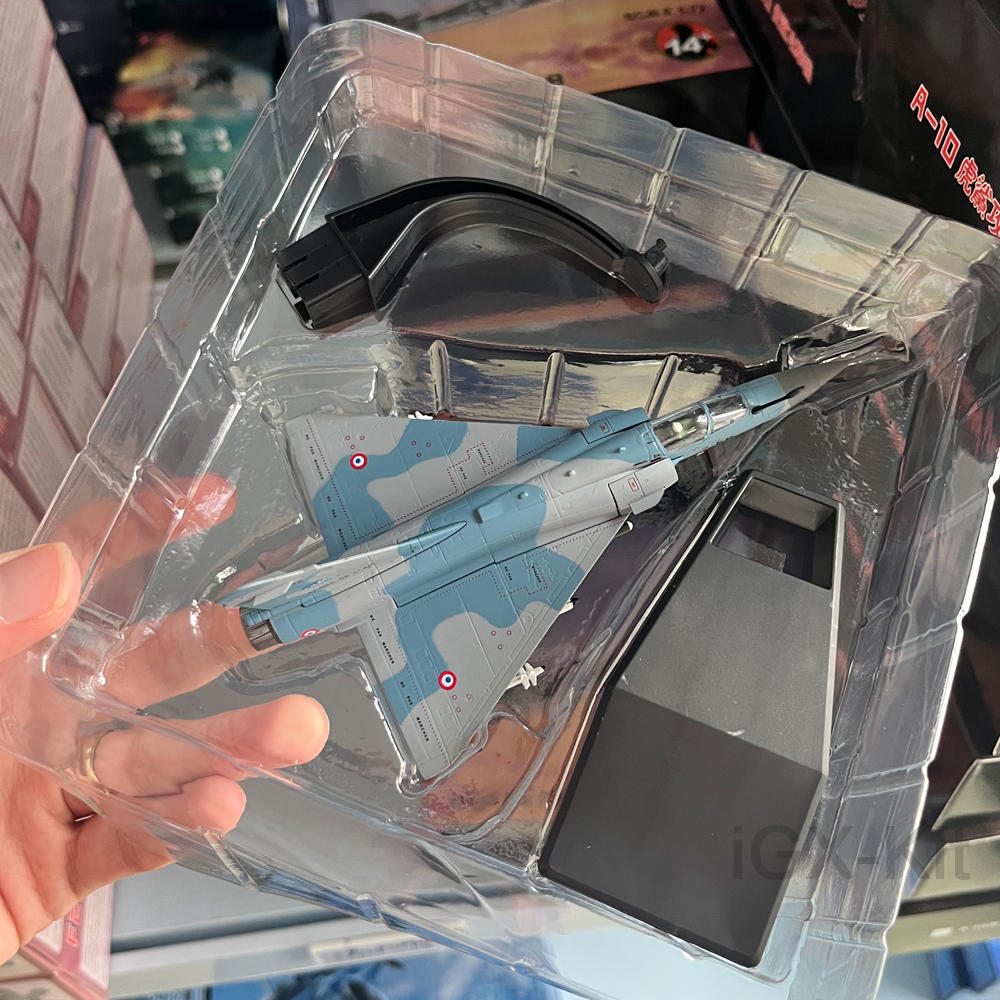 1:100 フランスミラージュ 2000 戦闘機航空機金属軍用ダイキャスト飛行機モデルコレクションやギフト用
