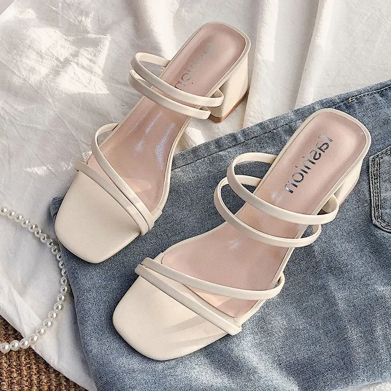 女性のハイヒールサンダル夏のカジュアル女性の靴女性スクエアヒールオープントゥアンクルストラップ女性 Sandalias ウェッジ靴 2022 新