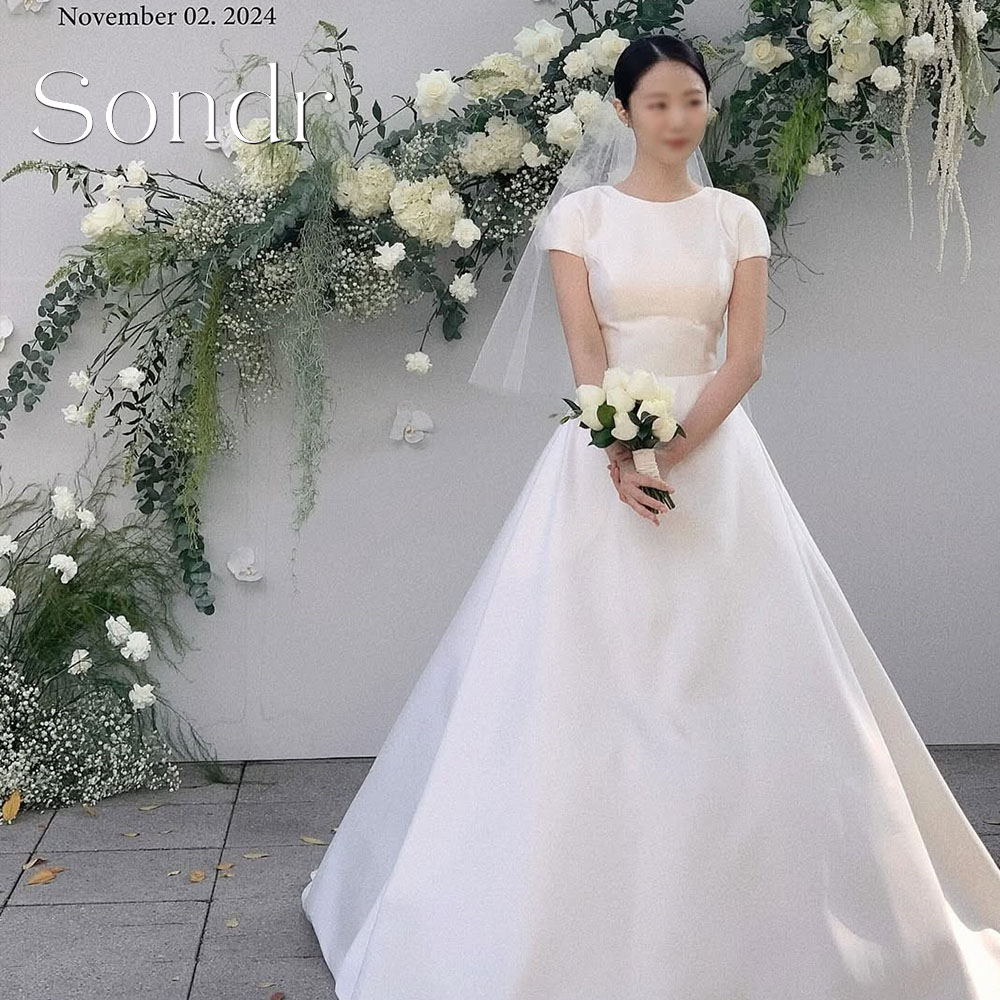 Sondr カスタマイズされた韓国 O ネックエレガントな A ラインのウェディングドレス 웨딩드레스 シャーリング キャップ スリーブ アイボリー カスタマイズされたかわいい花嫁ドレス