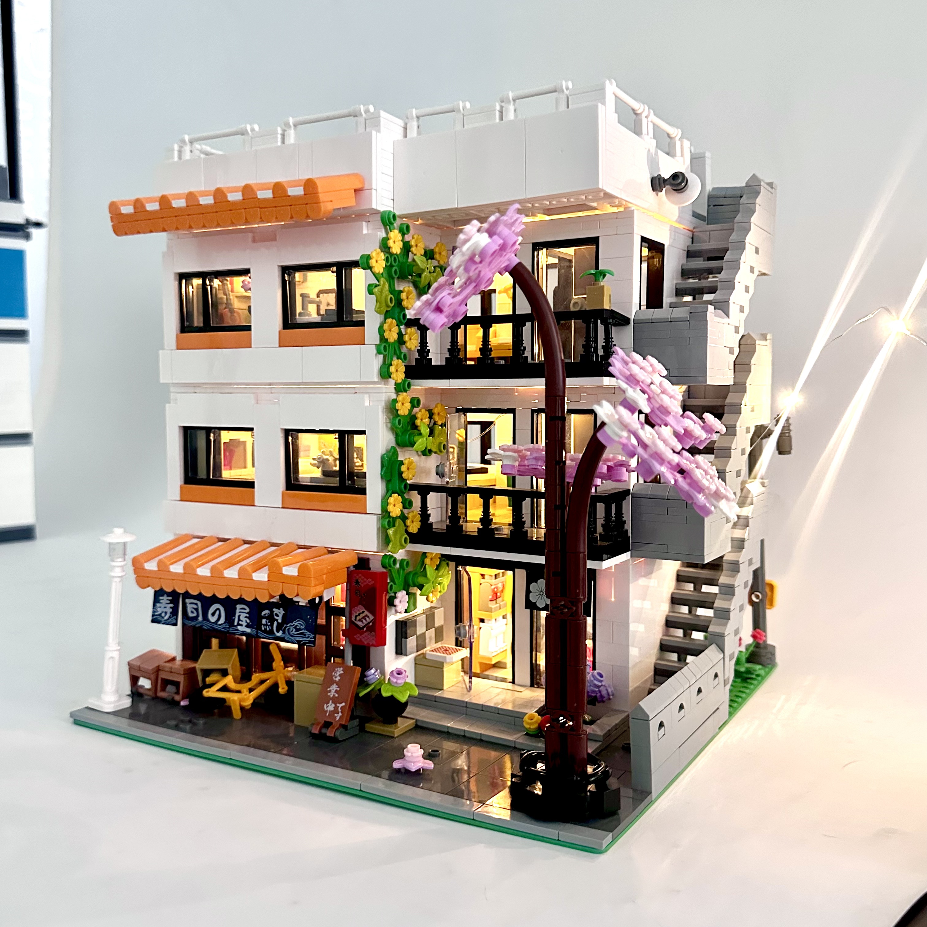 3911 個さくらアパートモジュラービルディングブロックストリートビュー寿司店モデルレンガ LED ライトおもちゃアイデアギフト家の装飾