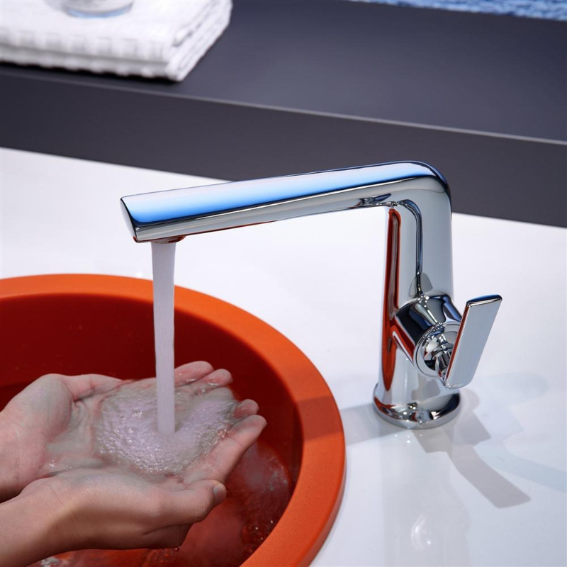 ハイエンドの真鍮銅ガングレー/クローム家庭用洗面器の蛇口、シンプルで軽い豪華なスタイルの温水および冷水洗面器の蛇口