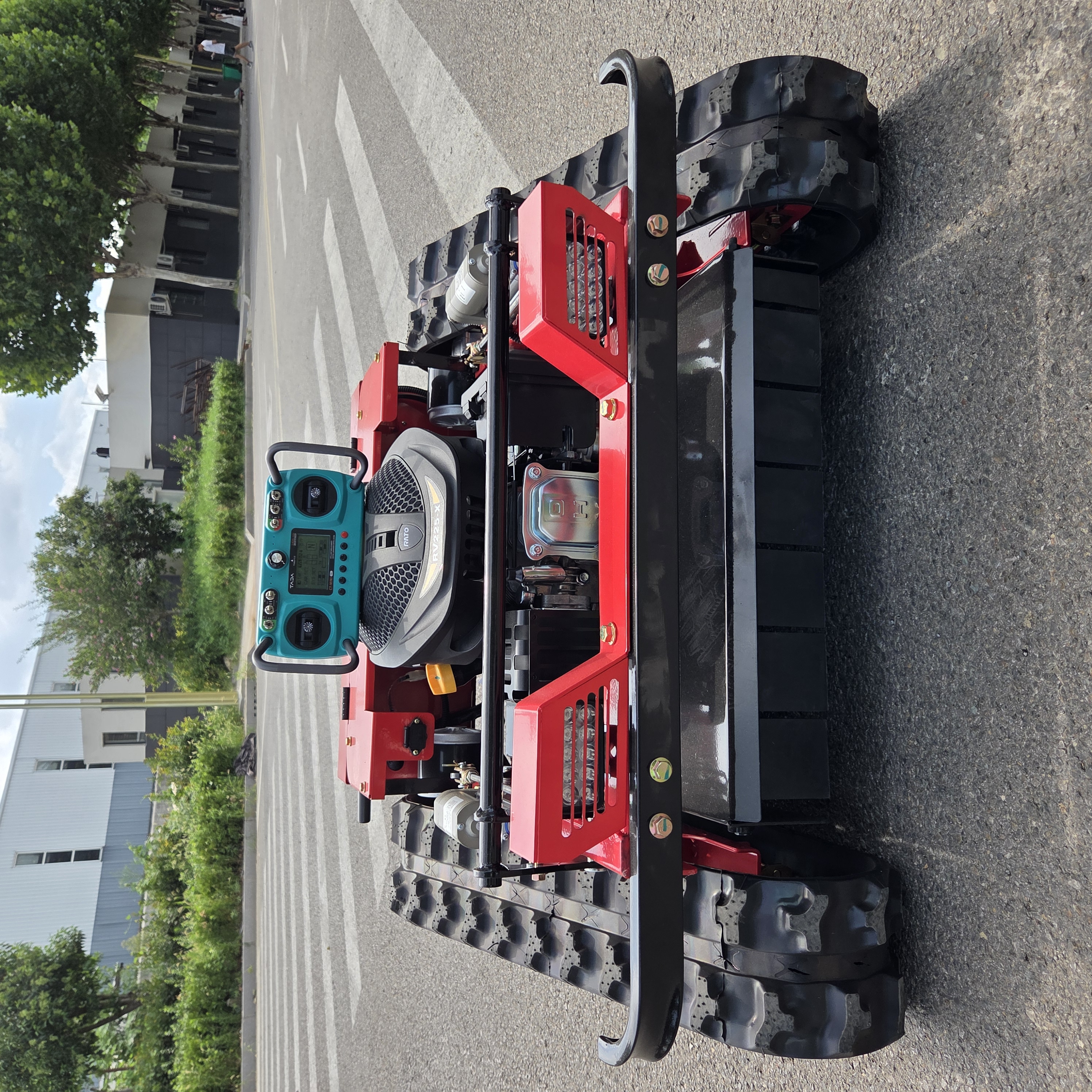 カスタム高品質全地形人工知能エンジン付きリモートコントロール芝刈り機 550 ミリメートル芝生トラクター