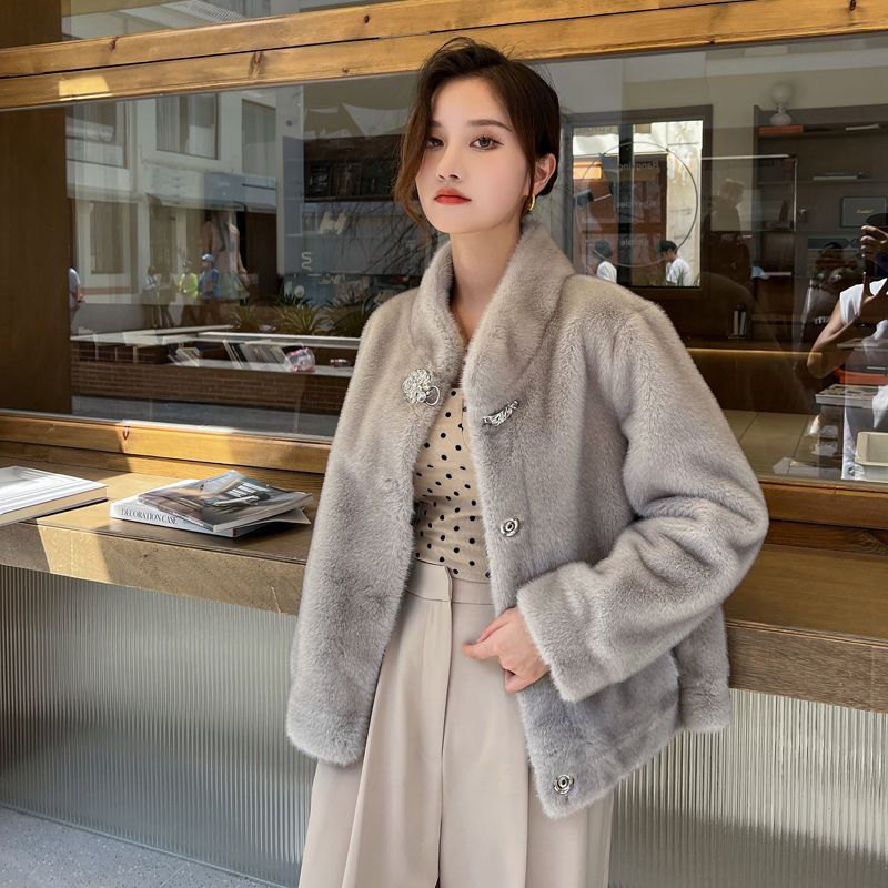 毛皮のコートの女性の天然ウサギの冬のジャケット革と毛皮の女性のロング服女性の上着 2025
