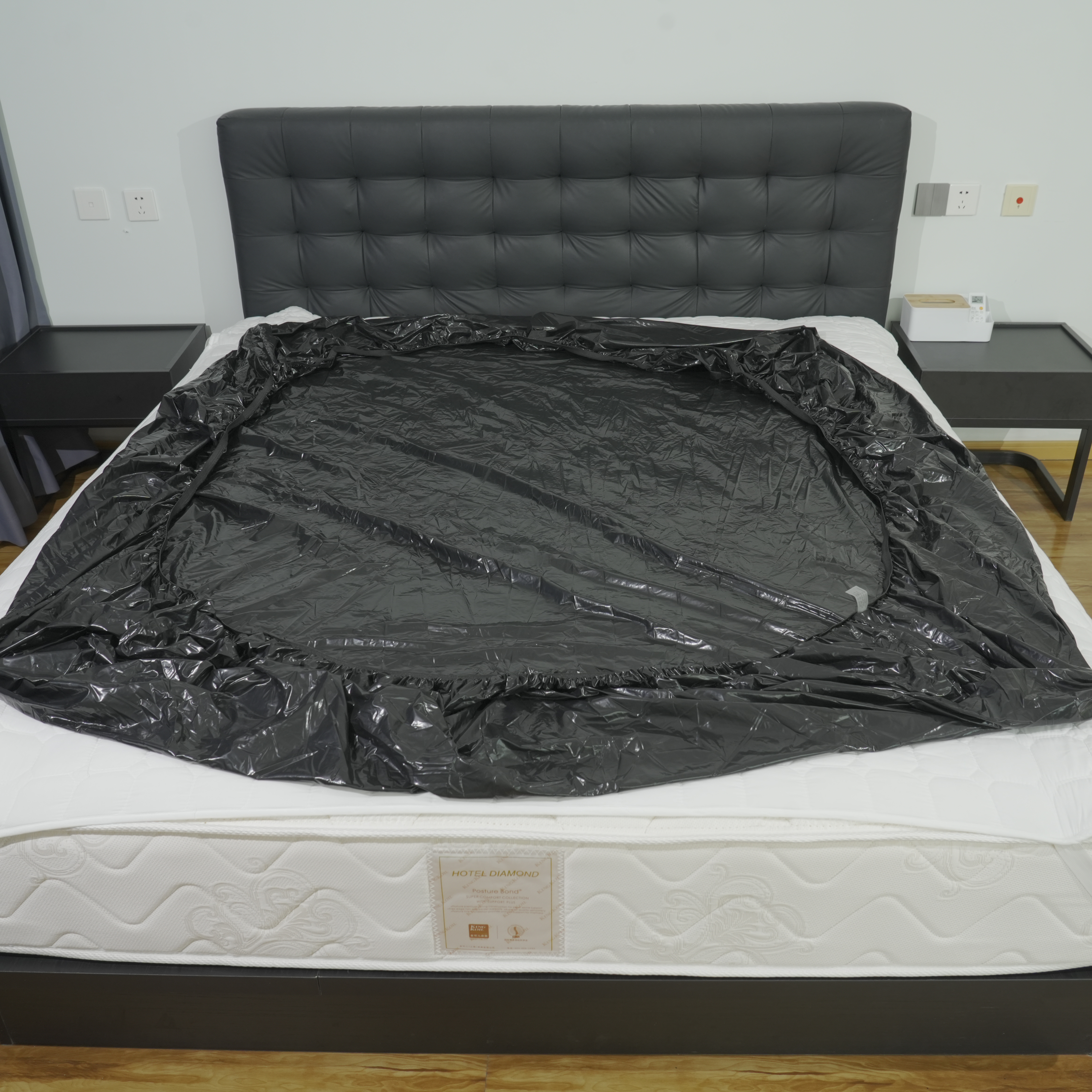 1 個の PVC 防水マットレス保護シート、柔らかく肌に優しい、深いポケットは調節可能、ホテルや寝室に最適