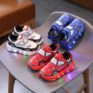 子供用スニーカー レザー キャラクターカー LEDライト 1～6歳 男児用 滑りにくい カジュアル 子供用ウォーキングシューズ 光る子供用スニーカー