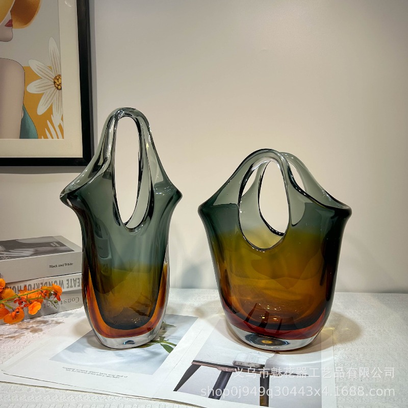 高級ガラスハンドバッグ型の花瓶、ダイニングテーブルの芸術的なセンターピース、モダンなリビングルームの装飾、ホテルのロビーのアート彫刻