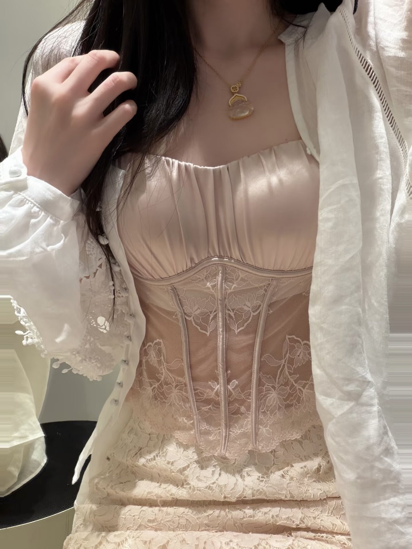 フレンチレース薄型背中開き美ブラ、ノンワイヤー、小さなバスト用プッシュアップ、セクシーな純粋な欲望スタイルのオープンバックキャミソールブラレット