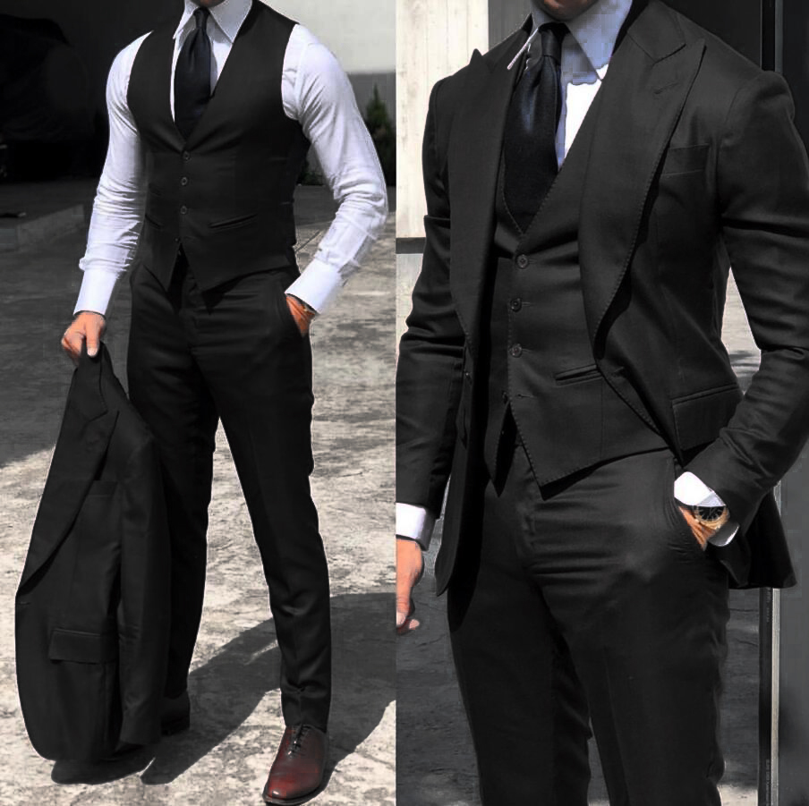 黒のクラシックな男性スーツ 3 ピースタキシードピークドラペル花婿の付添人の結婚式のスーツセットファッション男性ビジネスブレザージャケットパンツベスト
