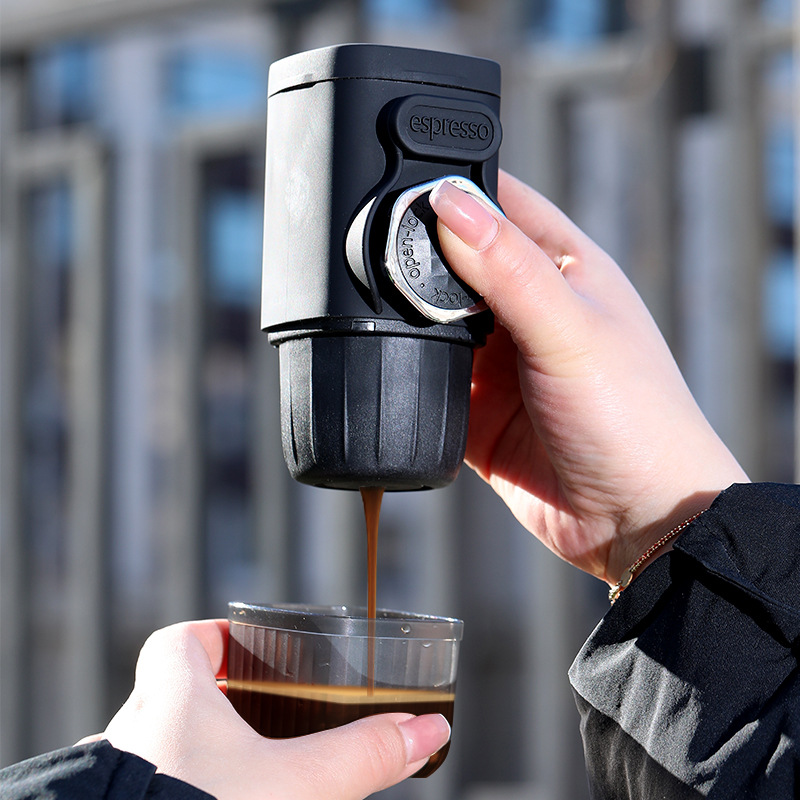 ミニ 2 in 1 ポータブル手圧コーヒーマシン カプセル挽いたコーヒー 家庭用 旅行 キャンプ アウトドアに対応