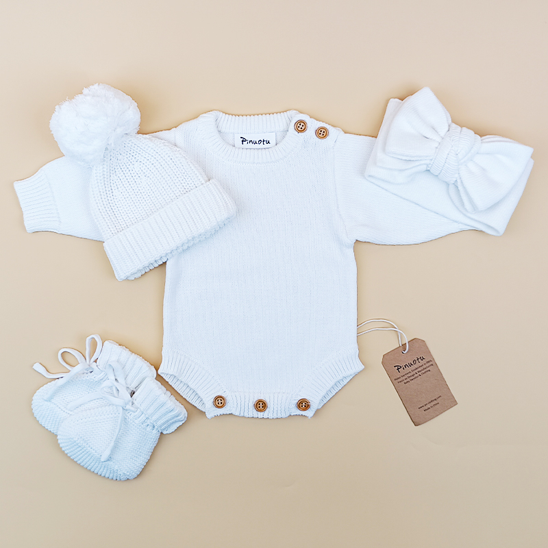Pinuotu ベビーニットセット白かわいい帽子幼児ニットウェア冬新生児ブーツ服ベビーバブルロンパースセット