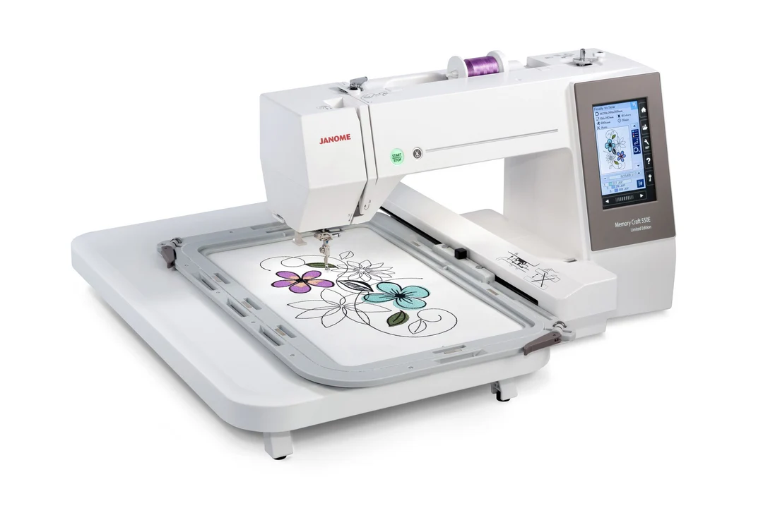 Janome Memory Craft 550e 刺繍機 ボーナスキット付き 完全なアクセサリー販売用
