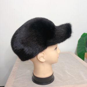 特注デザインのクラシックなメンズ用ファー付き冬用帽子。イヤーマフ付きで、高級感があり暖かく、本物のミンクファーを使用しています。