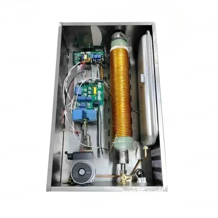家庭用暖房用のポンプおよび水タンク内に電気コイルを備えた誘導ヒーター