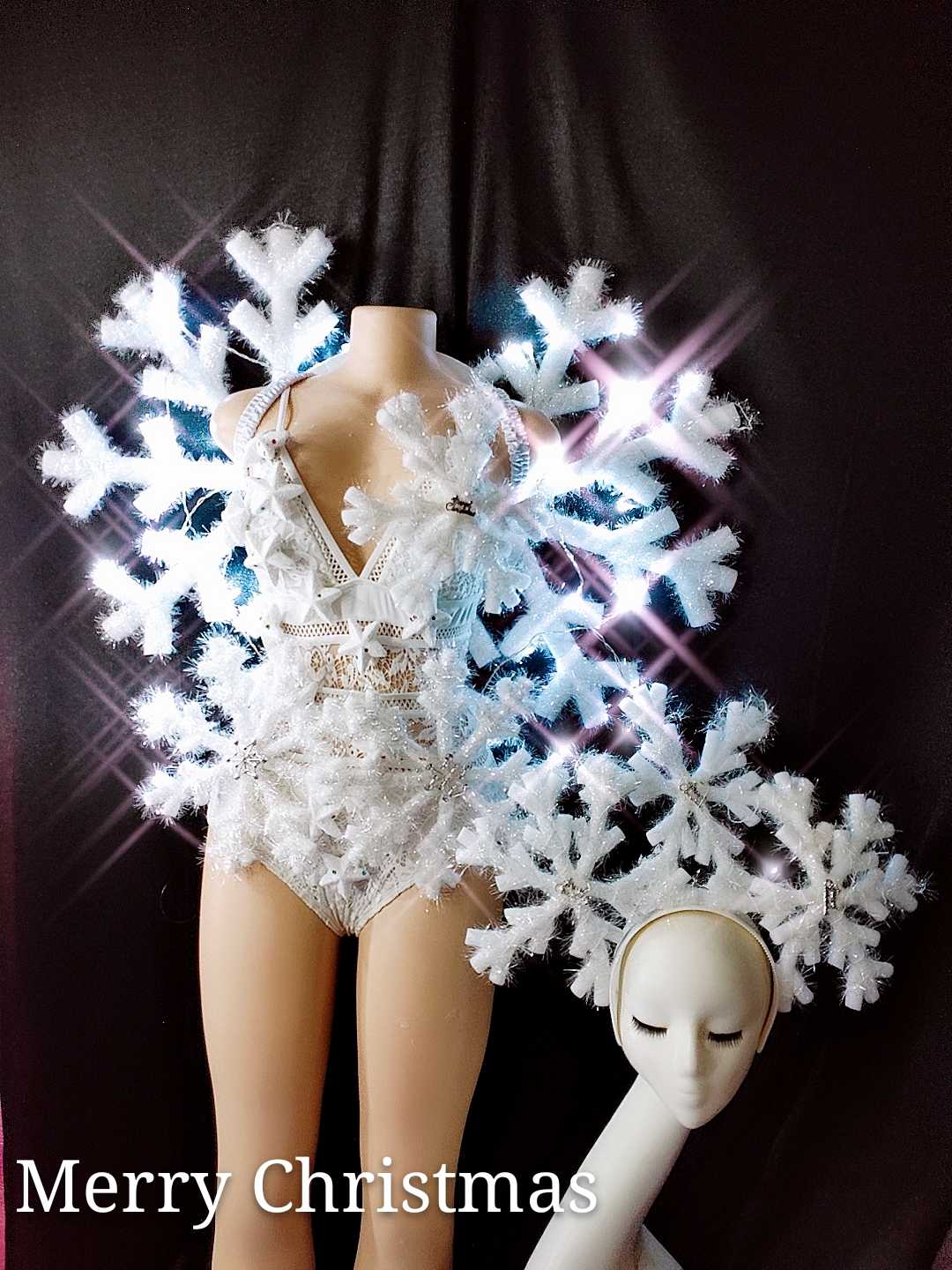 輝く雪の結晶の羽クリスマス衣装女性の歌とダンスのパフォーマンスパレードクリスマス衣装バーゴーゴー衣装