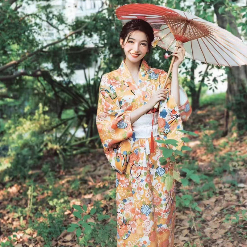 日本の着物女性のためのオレンジ花柄バスローブ温泉かわいい女の子のポートレートショーケース写真撮影芸者コスプレ