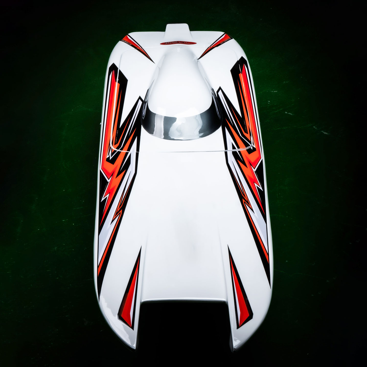 DTRC パラアラミド繊維 塗装済みボートハル RC レーシングボート E33 リモート電動スピードボートモデルのみ 上級者向け